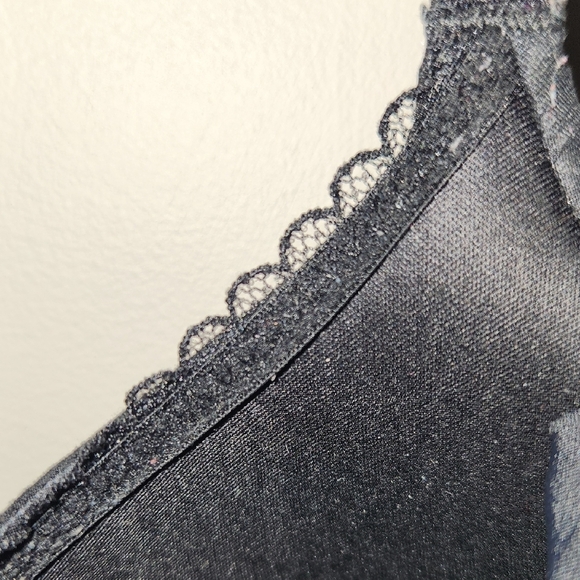 Victoria's Secret Black Bra with Molded Cups and Underwire - Picture 4 of 10